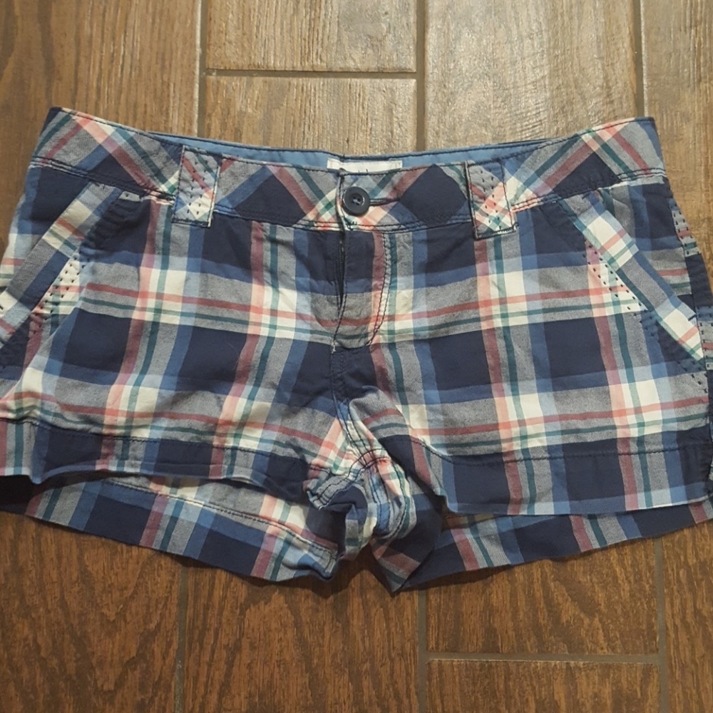 SO Plaid shorts
